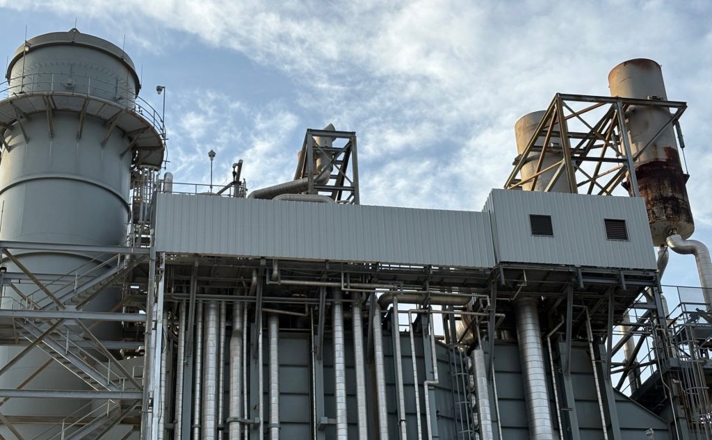 Power plant wind wall design
